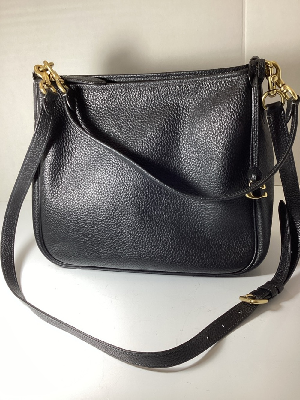 COACH
Cary Pebbled Leather Shoulder Bag - Picture 6 of 11